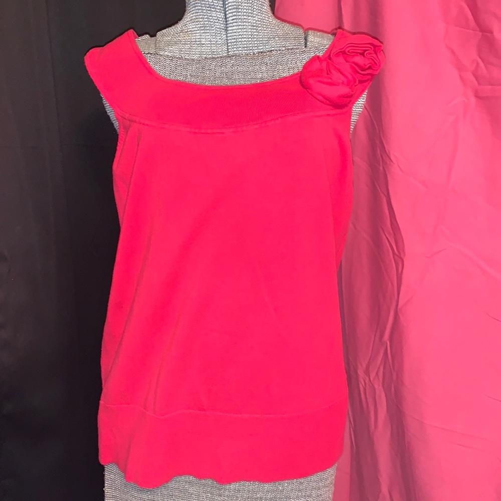 The limited rose detail sweater tank